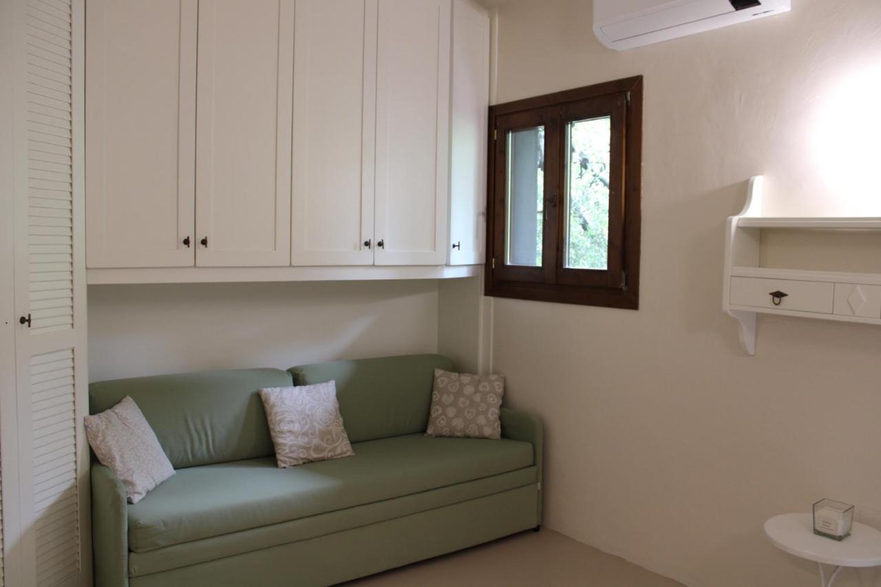 Homely Manerba มาแนร์บา เดล การ์ดา ภายนอก รูปภาพ
